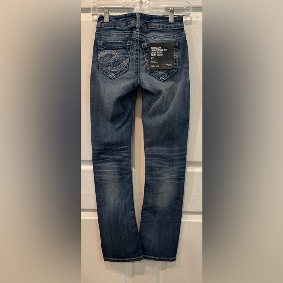 Silver Jeans Tuesday Low Rise Slim Bootcut Womens Size 24x31 Blue Distressed NEW - Picture 1 of 8